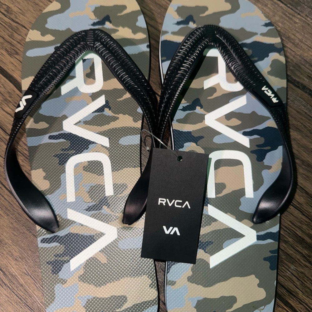 🩴 BOGO - RVCA Men's Camouflage Flip Flops